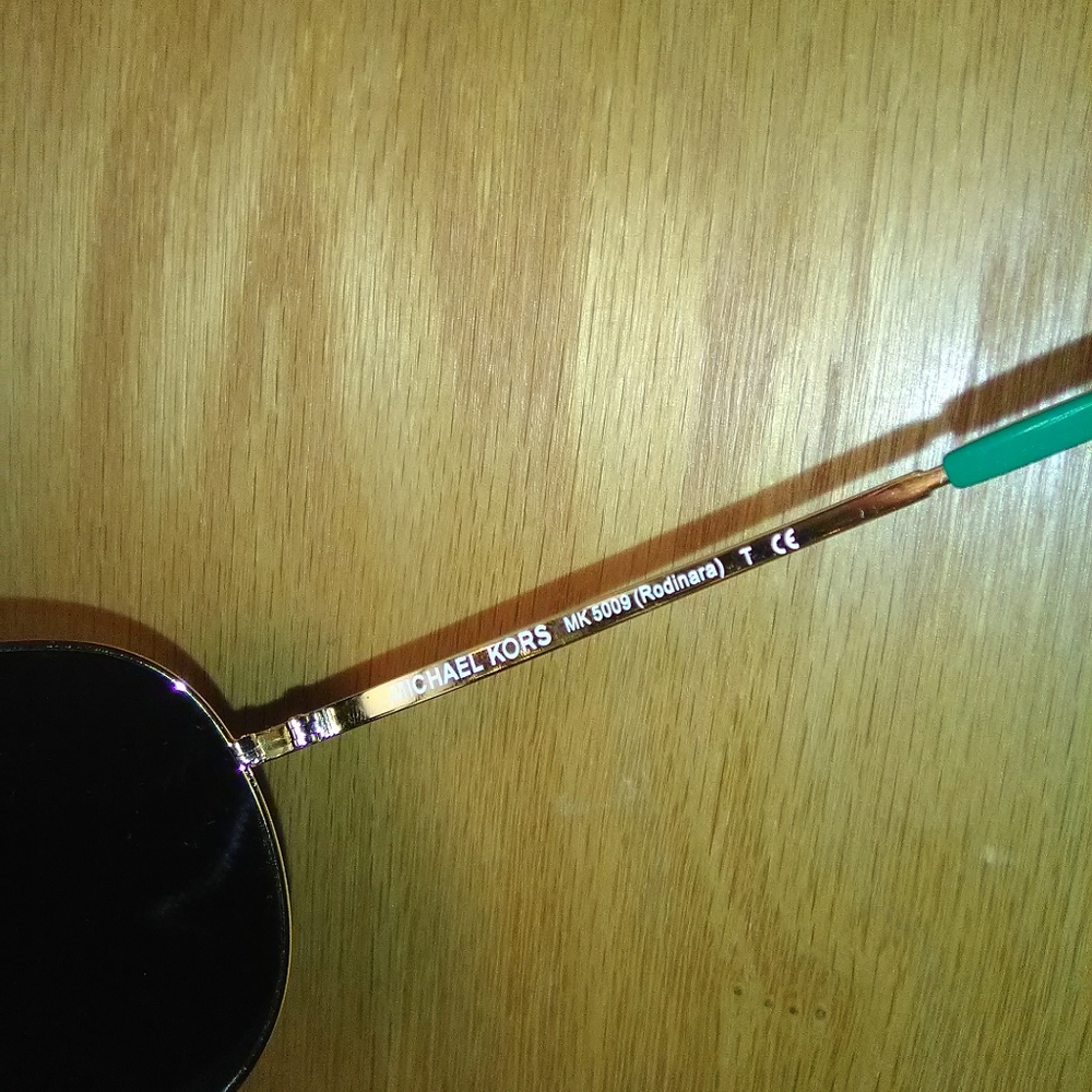 Women's Michael Kors sunglasses - Picture 5 of 6